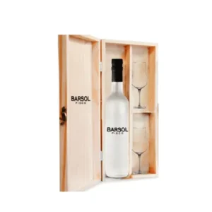 CAJA DE MADERA CON PISCO PERSONALIZADO 500ML Y 3 COPAS